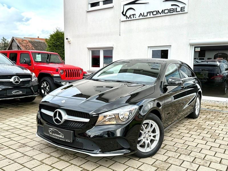Schwarz Gebraucht 2017 Mercedes CLA200 Shooting Brake Kombi | 15.890 € (Guter Preis) - Bild 1/4