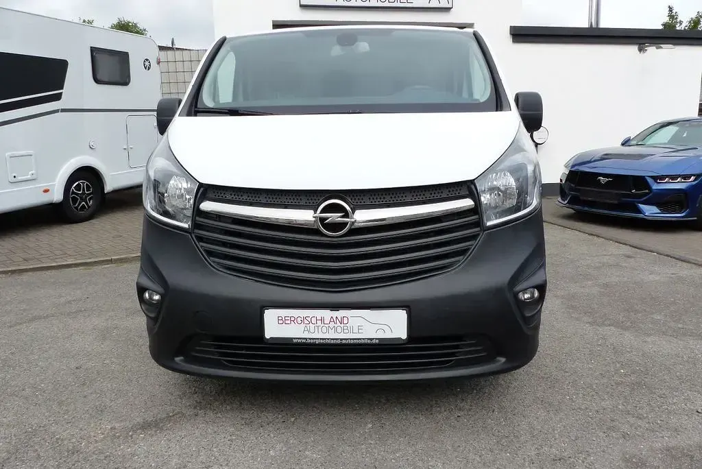 Gebraucht Opel Vivaro 95 PS (69 kW) 2017 Weiß Van / Kleinbus