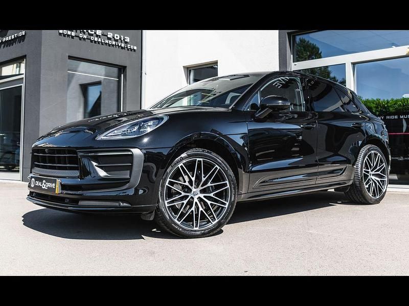 Schwarz Gebraucht 2023 Porsche Macan Chrono SUV | 68.999 € (Fairer Preis) - Bild 1/4