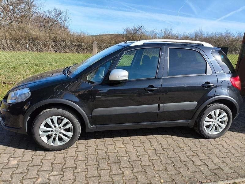 Gebraucht Suzuki SX4 Style 120 PS (88 kW) 2013 Schwarz SUV