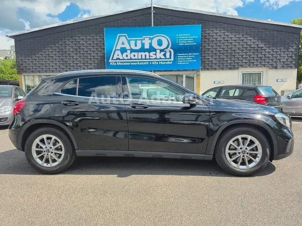Gebraucht Mercedes GLA250 Urban 211 PS (155 kW) 2017 Schwarz SUV