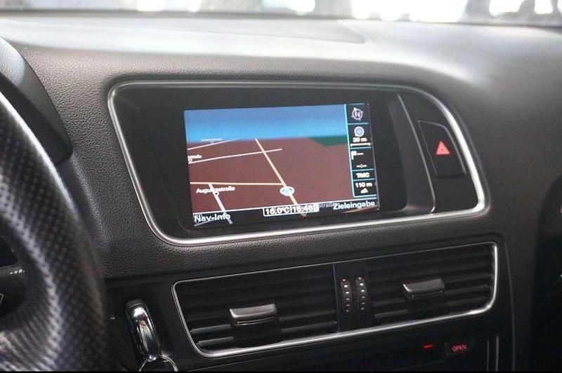 Second-hand Audi Q5 S-Line 170 CP (125 kW) 2012 Negru SUV