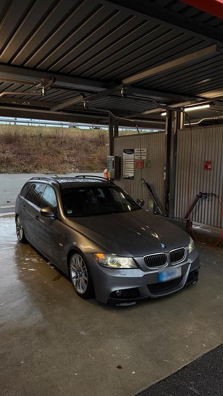 Gebraucht BMW 325 197 PS (144 kW) 2009 Grau Kombi