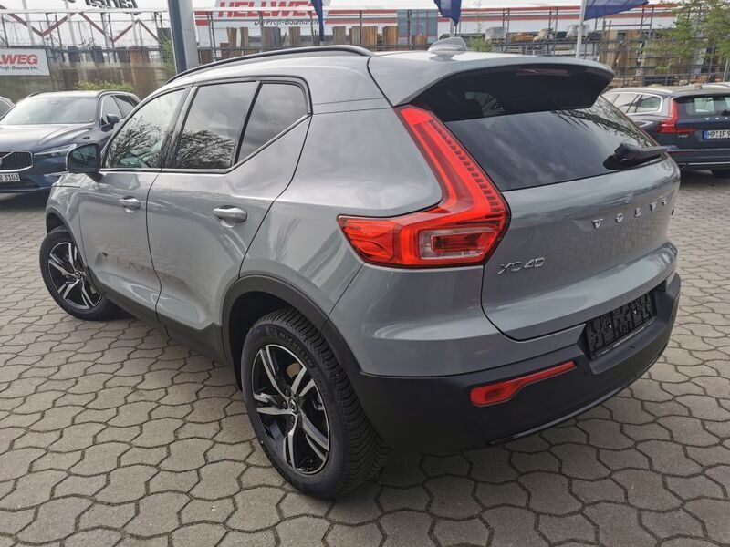 Gebraucht Volvo XC40 Plus 163 PS (119 kW) 2024 Vapour grey SUV
