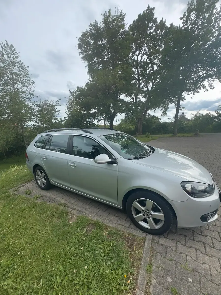 Gebraucht VW Passat 105 PS (77 kW) 2012 Grau Kombi