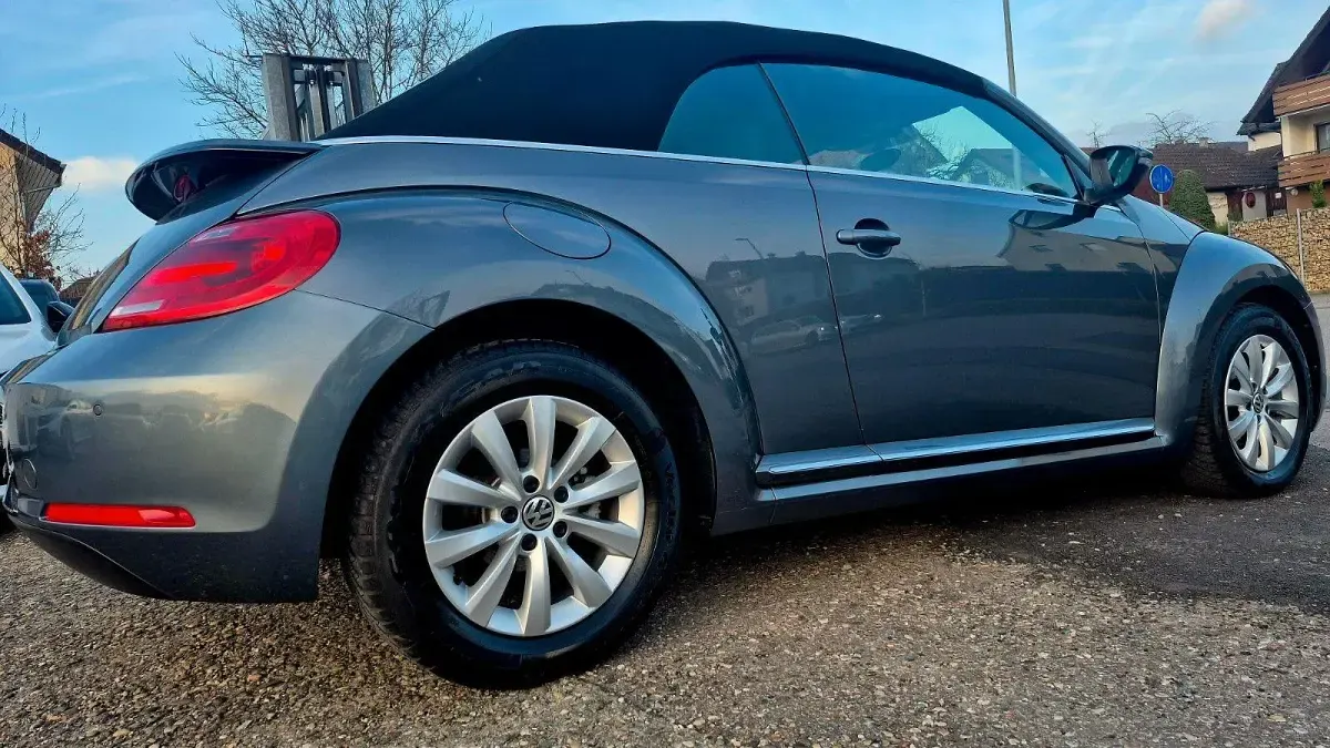 Usata VW Beetle Cabriolet Design 105 CV (77 kW) 2015 Grigio Cabrio