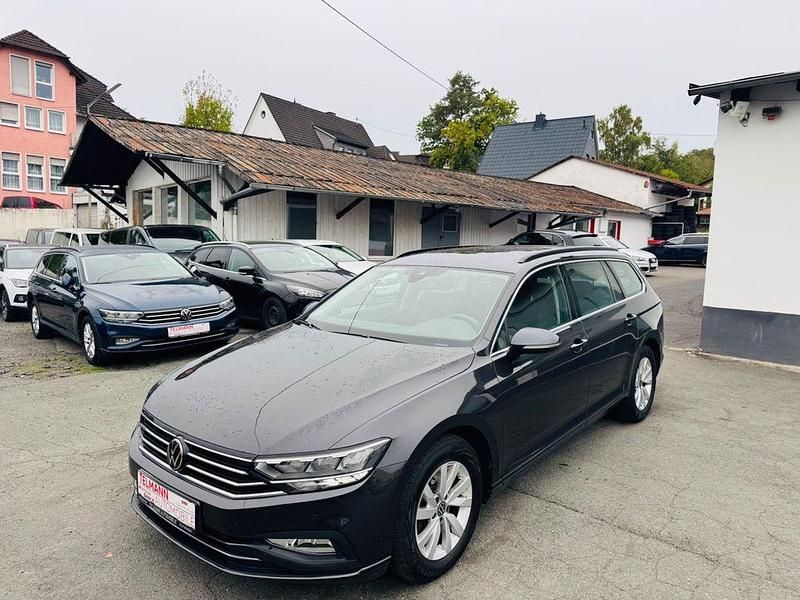 Grau Gebraucht 2022 VW Passat Business Kombi | 20.890 € (Guter Preis) - Bild 1/4