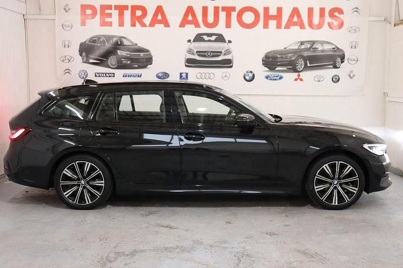 Gebraucht BMW 320 Sport Line 190 PS (139 kW) 2021 Schwarz Kombi