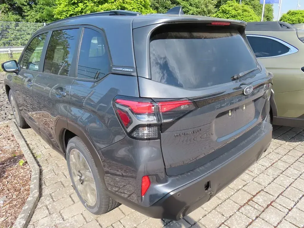 Neu Subaru Forester 136 PS (100 kW) 2026 Grau SUV