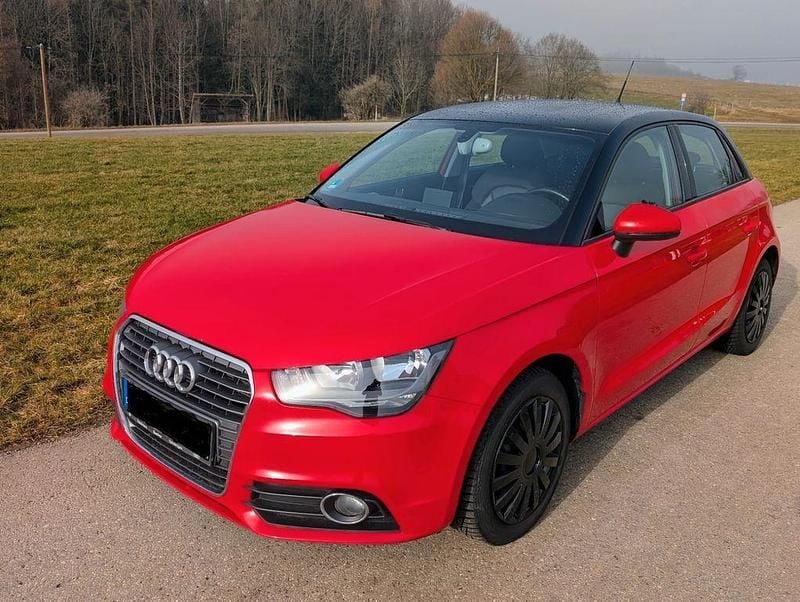 Rot Gebraucht 2012 Audi A1 Sportback Ambition Kleinwagen | 7.000 € (Fairer Preis) - Bild 1/4