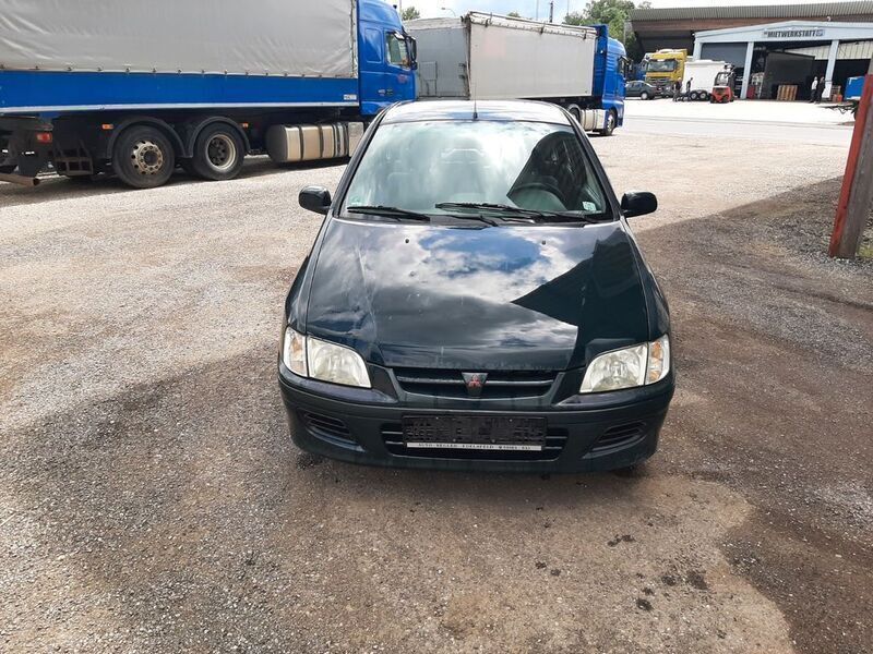 Grün Gebraucht 2003 Mitsubishi Space Star Van / Kleinbus | 1.500 € - Bild 1/4