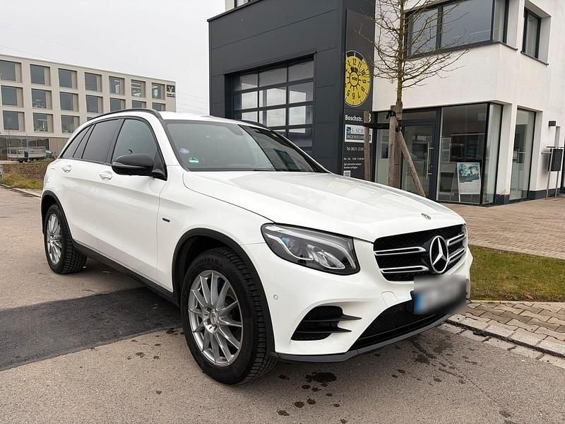 Weiß Gebraucht 2017 Mercedes GLC350 AMG SUV | 19.999 € - Bild 1/4