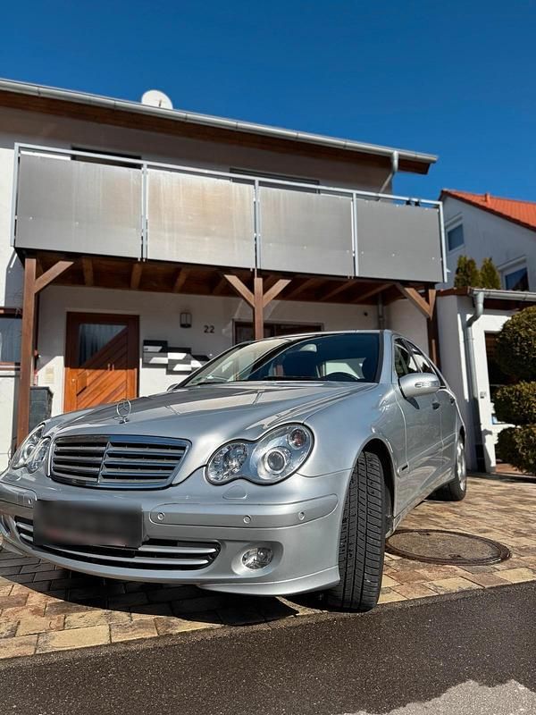 Gebraucht Mercedes C180 143 PS (105 kW) 2005 Silber Limousine