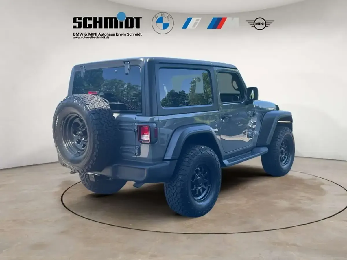 Gebraucht Jeep Wrangler Sport 272 PS (200 kW) 2020 Sting gray uni SUV