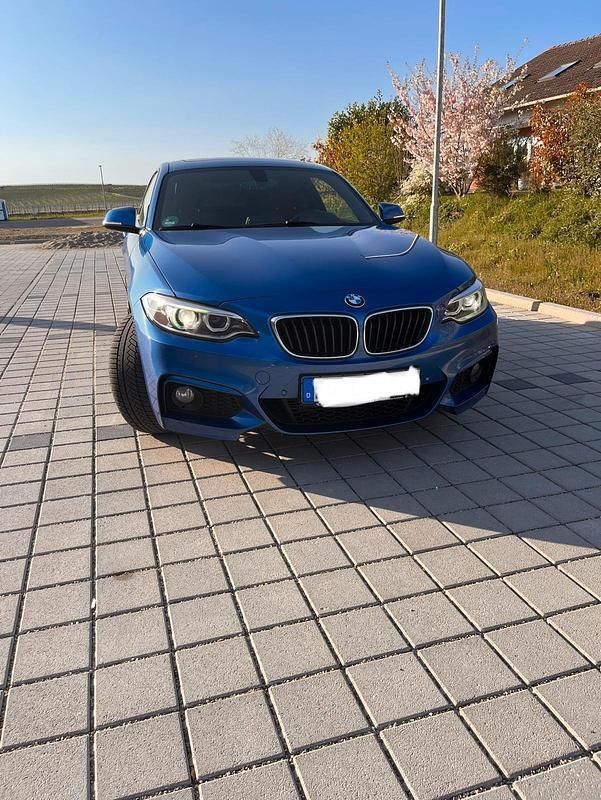 Blau Gebraucht 2015 BMW 220 M Sport Coupé | 15.900 € (Fairer Preis) - Bild 1/4