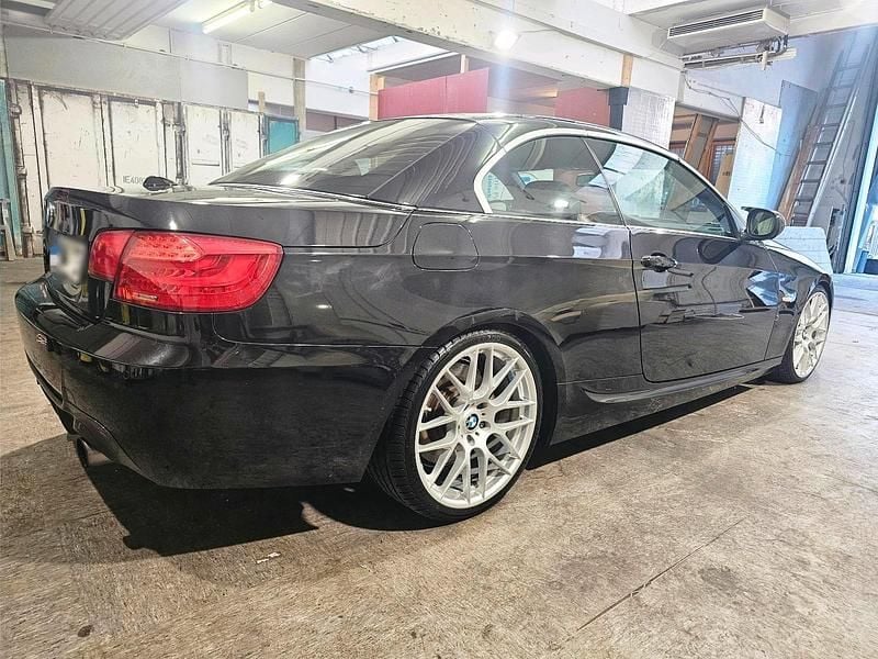 Gebraucht BMW 335 Cabriolet 306 PS (225 kW) 2012 Schwarz Cabrio