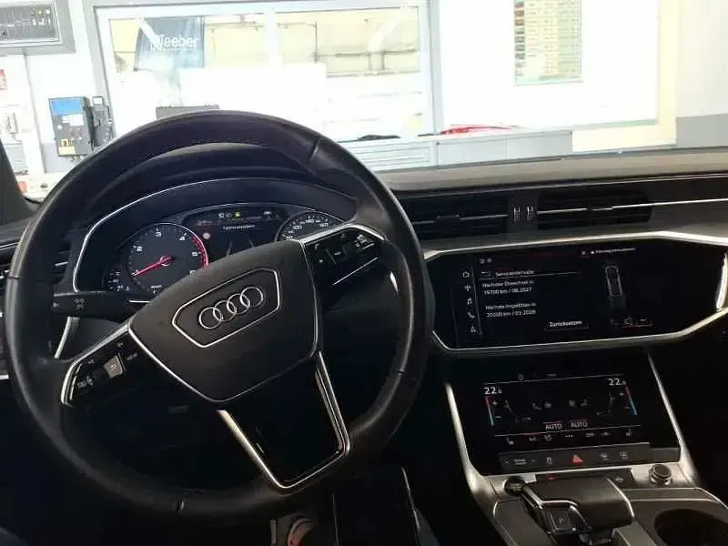 Gebraucht Audi A6 Premium 286 PS (210 kW) 2022 Mythosschwarz metallic Kombi