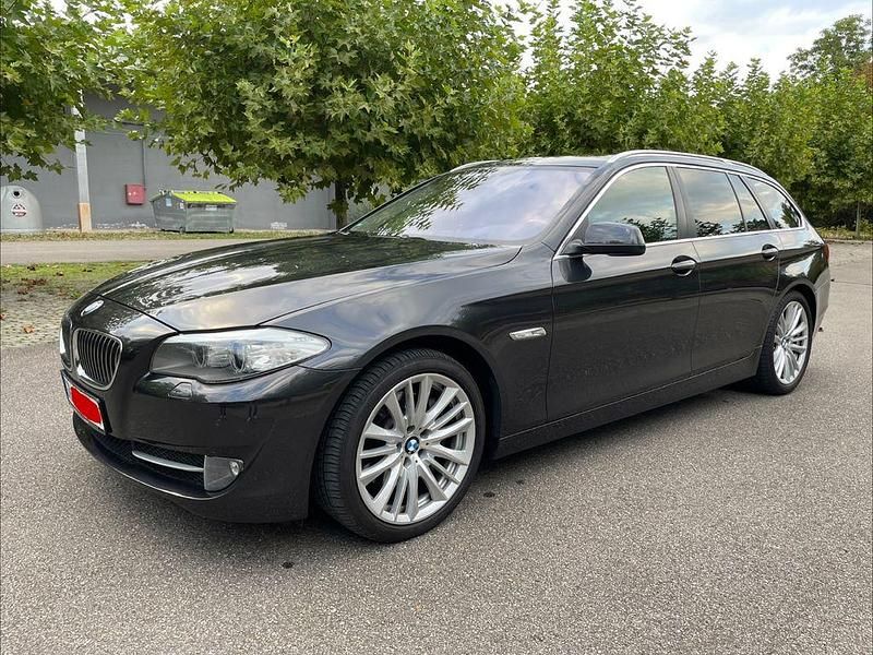 Grau Gebraucht 2013 BMW 525 Performance Kombi | 9.990 € (Guter Preis) - Bild 1/4