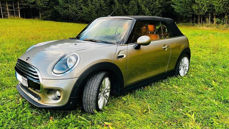 Używany Mini Cooper 136 KM (100 kW) 2019 Beżowy Hatchback