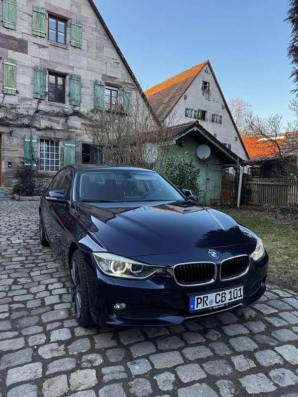 Gebraucht BMW 320 184 PS (135 kW) 2013 Limousine