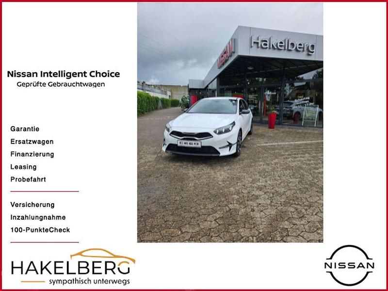 Neu Kia Ceed 140 PS (102 kW) 2025 Deluxeweiss metallic Kleinwagen