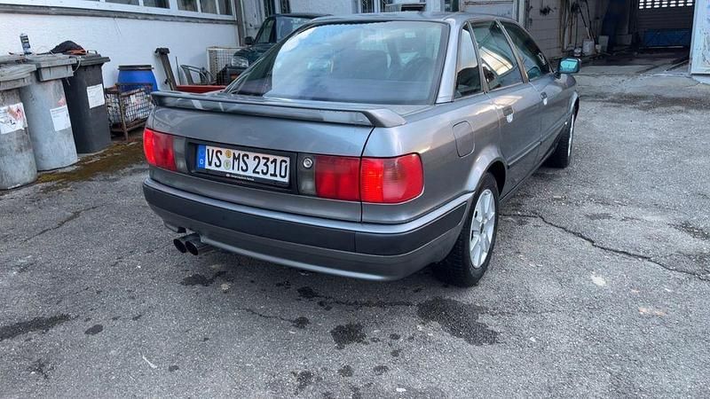 Gebraucht Audi 80 116 PS (85 kW) 1992 Grau Limousine