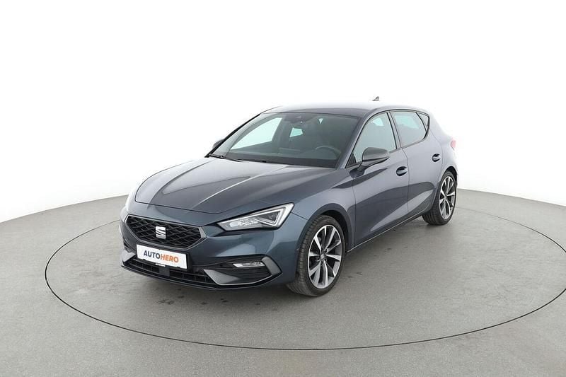 Grau Gebraucht 2020 Seat Leon FR Limousine | 22.190 € (Teuer) - Bild 1/3
