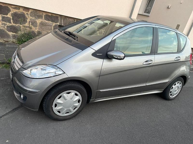 Grau Gebraucht 2004 Mercedes A170 Classic Kleinwagen | 2.499 € (Etwas zu teuer) - Bild 1/4