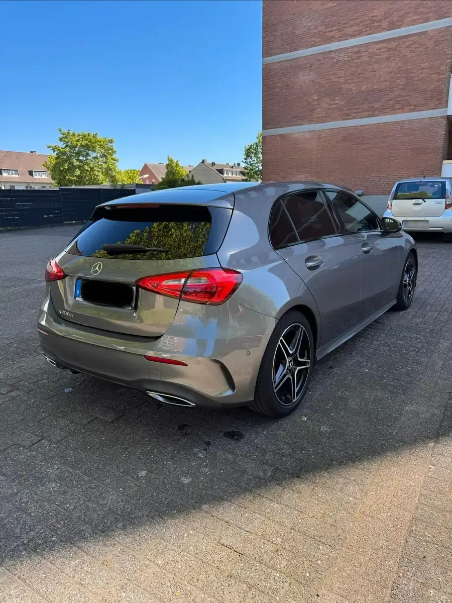 Gebraucht Mercedes A200 AMG line 150 PS (110 kW) 2019 Grau Kleinwagen