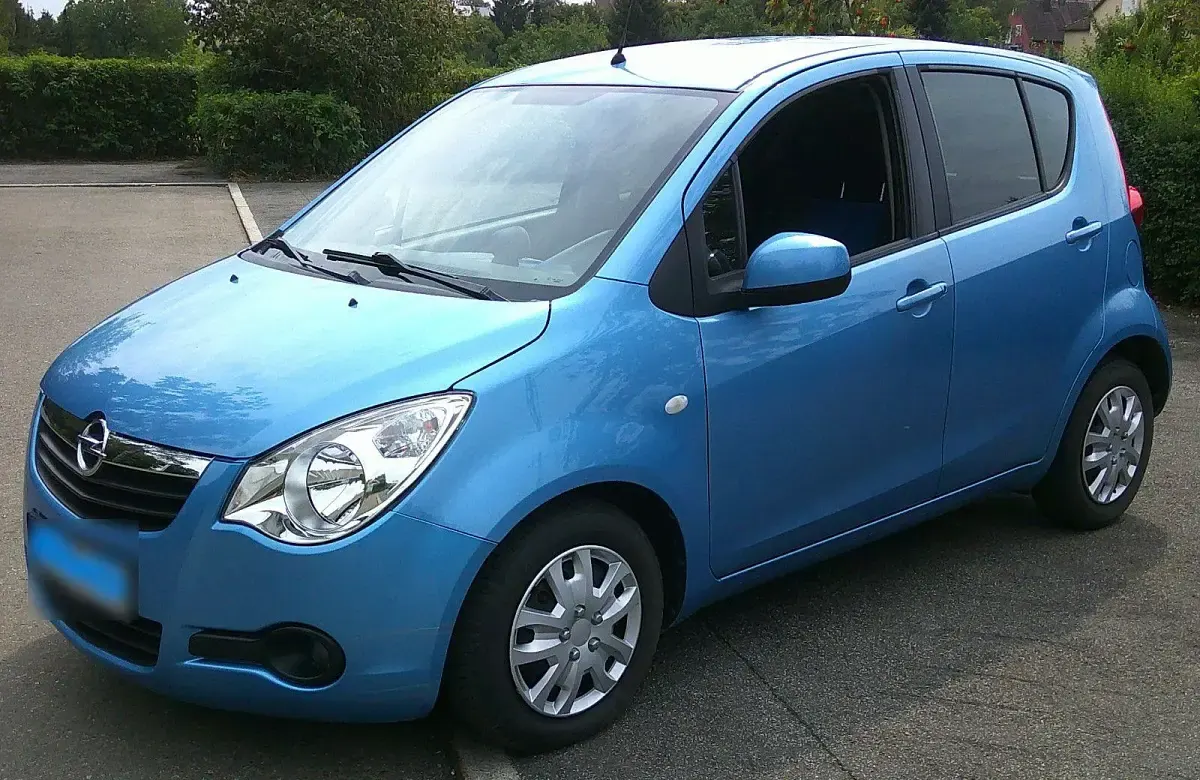 Gebraucht Opel Agila 65 PS (47 kW) 2008 Blau Kleinwagen
