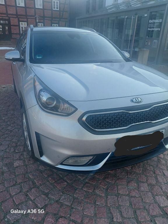 Gebraucht Kia Niro Spirit 141 PS (103 kW) 2019 Grau SUV