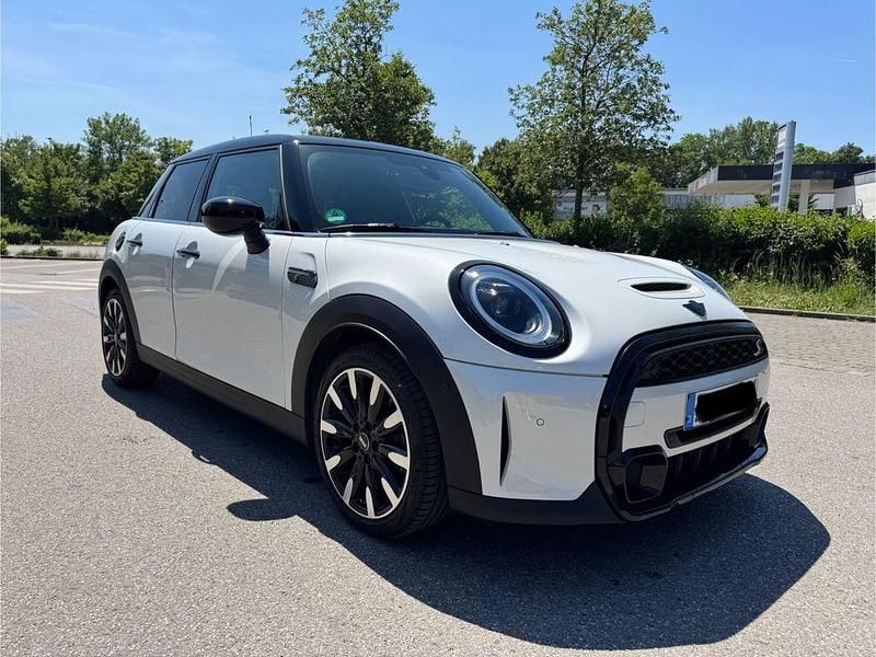 Gebraucht Mini Cooper S Classic 178 PS (130 kW) 2023 Weiß Kleinwagen