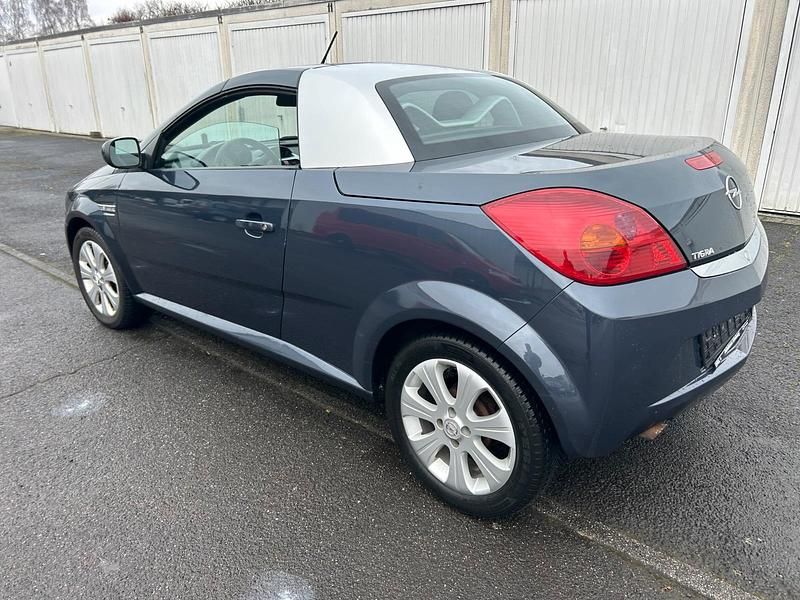 Gebraucht Opel Tigra 90 PS (66 kW) 2008 Grau Cabrio
