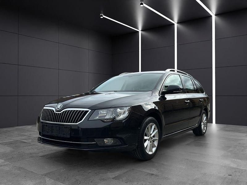 Gebraucht Skoda Superb Ambition 140 PS (102 kW) 2013 Schwarz Kombi