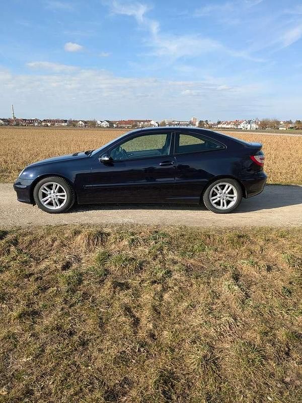 Gebraucht Mercedes C230 192 PS (141 kW) 2005 Blau Coupé