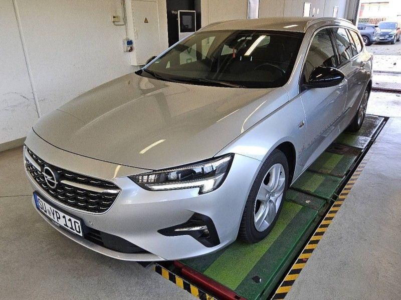 Silber argon silber/ice silver (m2) (metallic) Gebraucht 2022 Opel Insignia Elegance Kombi | 15.000 € (Superpreis) - Bild 1/4