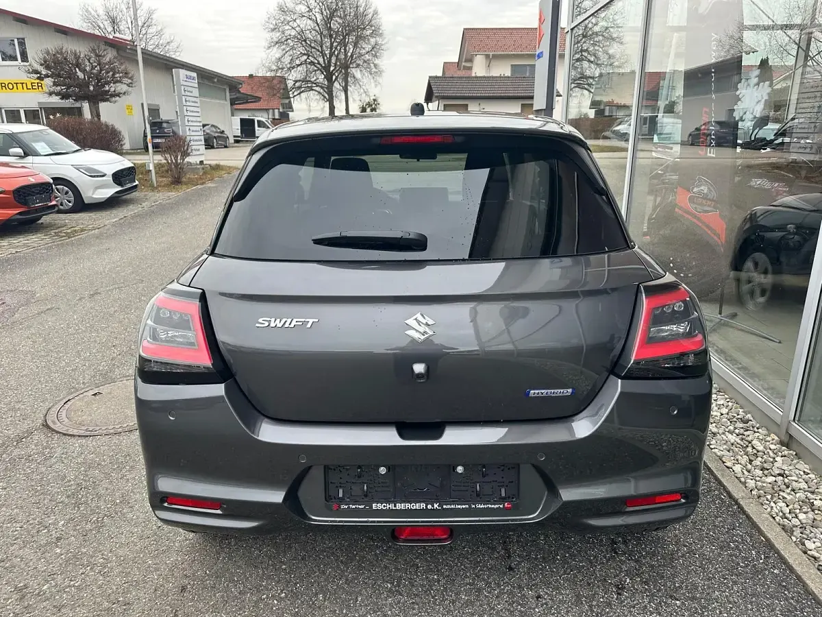 Neu Suzuki Swift Comfort 83 PS (61 kW) 2026 Mineralgrau metallic Kleinwagen