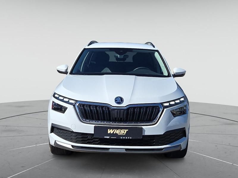 Moonweiss metallic Gebraucht 2021 Skoda Kamiq Clever SUV | 20.880 € (Fairer Preis) - Bild 1/4