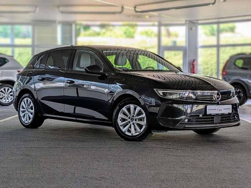 Gebraucht Opel Astra Business Edition 110 PS (80 kW) 2023 Diamant schwarz/karbon schwarz Kleinwagen