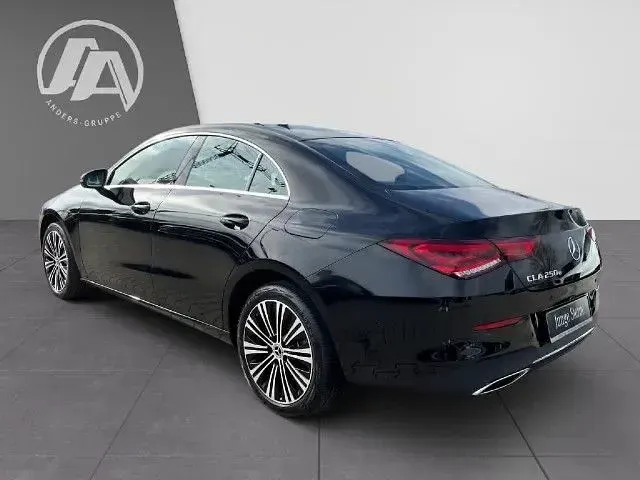 Gebraucht Mercedes CLA250e Progressive 218 PS (160 kW) 2022 Kosmosschwarz Limousine