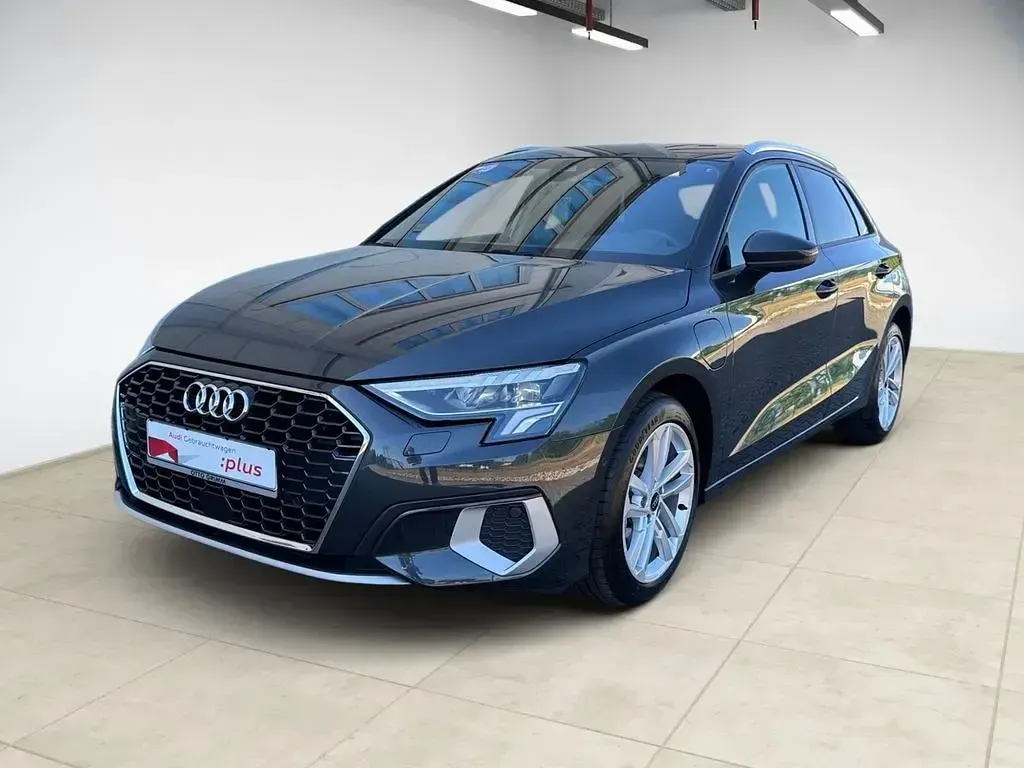 Gebraucht Audi A3 Sportback e-tron Advanced 204 PS (150 kW) 2024 Grau Kleinwagen