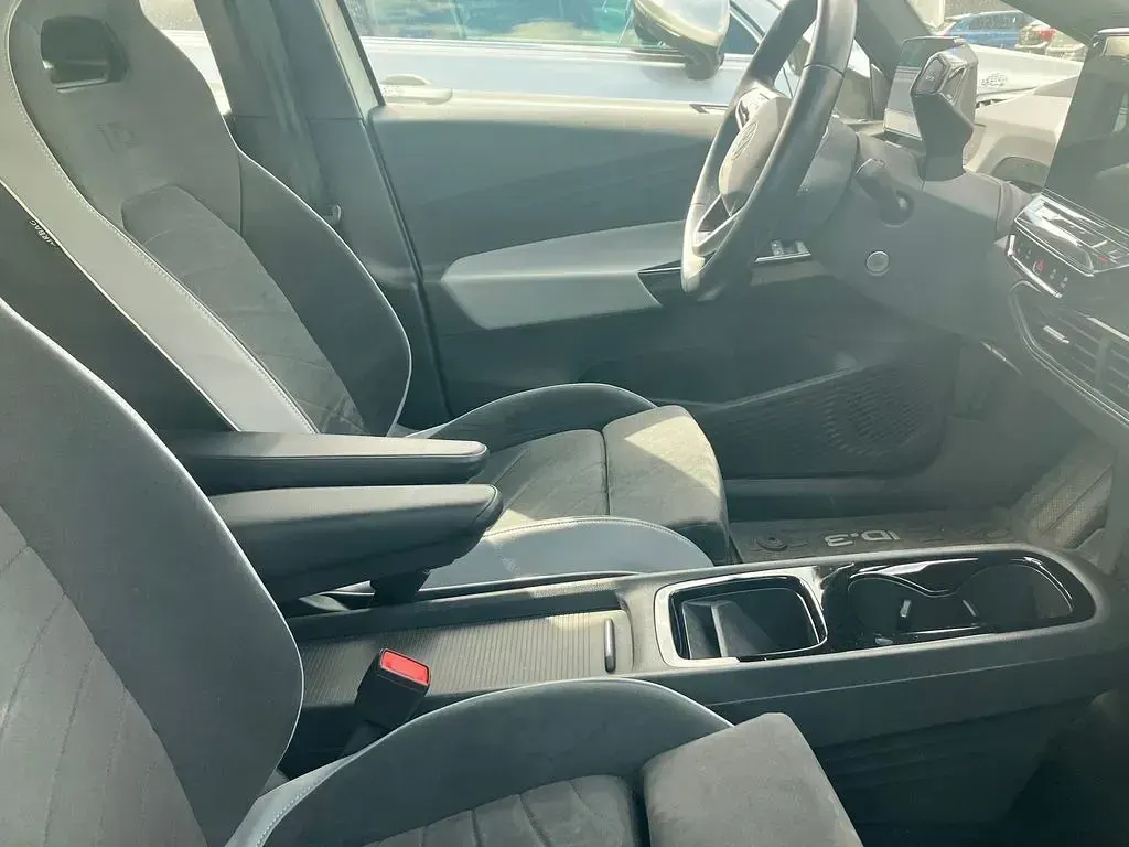 Second-hand VW ID.3 Pro Performance 150 kW (204 CP) 2023 Alb Hatchback