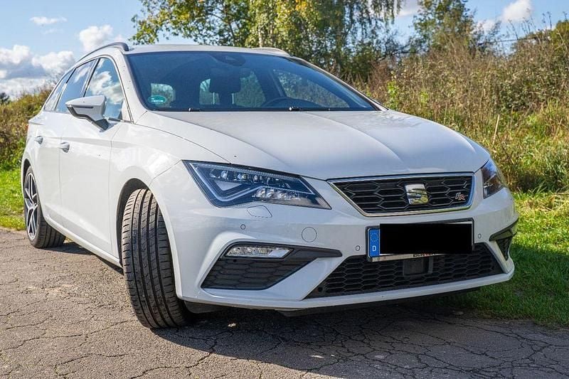 Weiß Gebraucht 2018 Seat Leon ST FR Kombi | 14.700 € (Fairer Preis) - Bild 1/4
