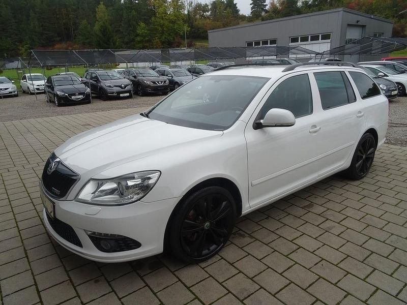 Weiß Gebraucht 2012 Skoda Octavia RS Kombi | 8.890 € (Superpreis) - Bild 1/4
