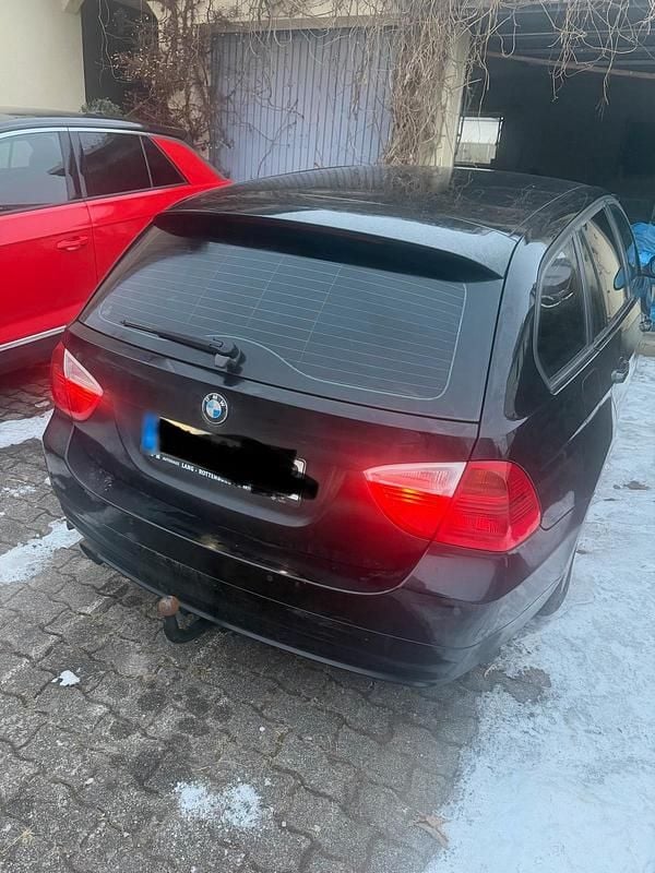 Second-hand BMW 320 170 CP (125 kW) 2008 Negru Break