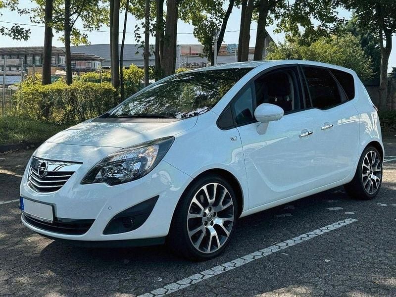 Weiß Gebraucht 2012 Opel Meriva Innovation Van / Kleinbus | 6.950 € (Fairer Preis) - Bild 1/4
