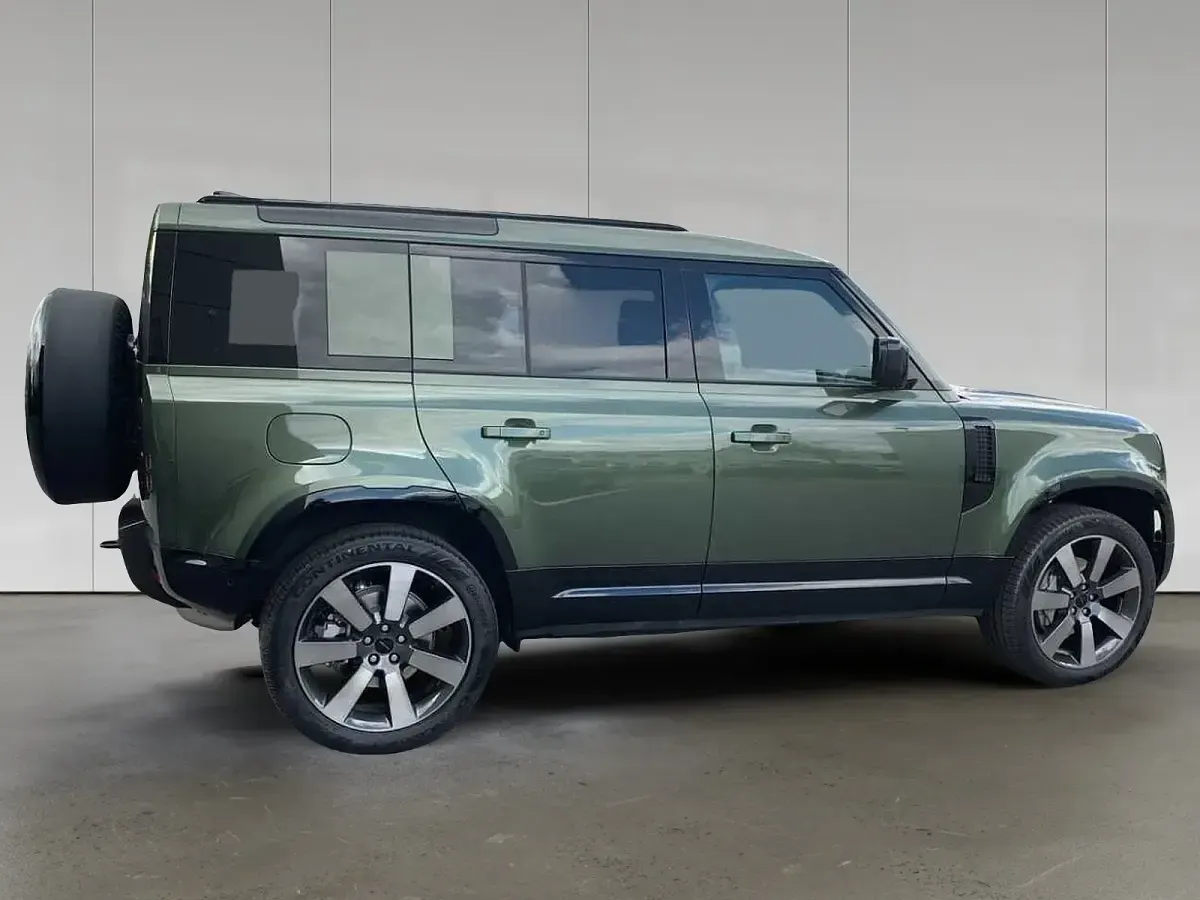 Neu Land Rover Defender 355 PS (261 kW) 2026 SUV