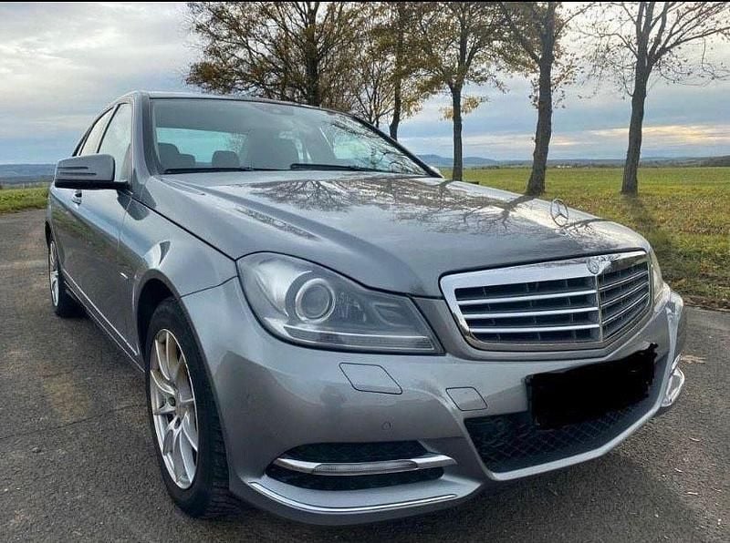 Gebraucht Mercedes C220 Elegance 170 PS (125 kW) 2011 Grau Limousine
