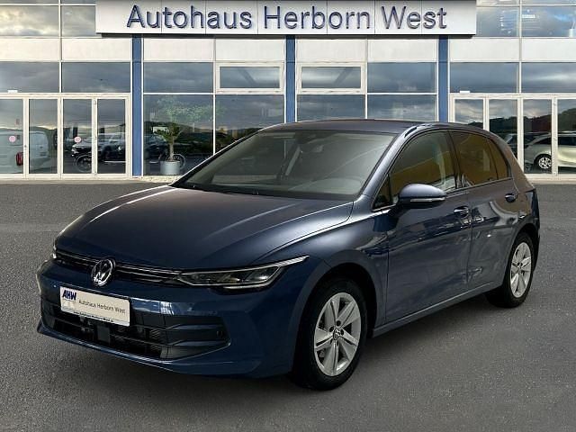 Gebraucht VW Golf VIII Life 150 PS (110 kW) 2025 Blau Limousine