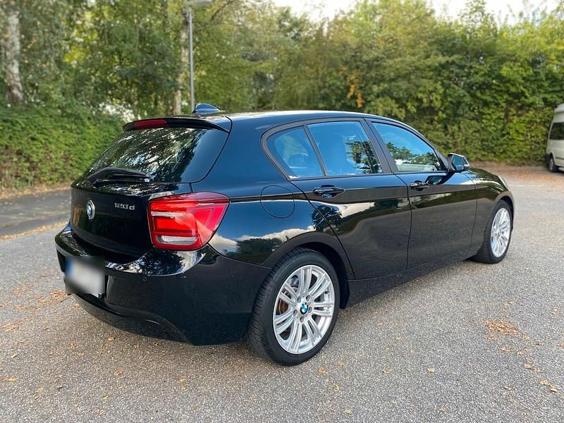 Schwarz Gebraucht 2012 BMW 120 Kleinwagen | 5.799 € (Superpreis) - Bild 1/4